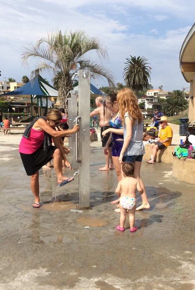 beach people-showers