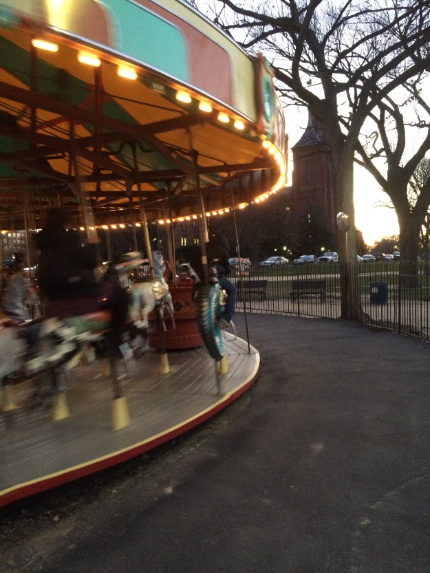 carousel play